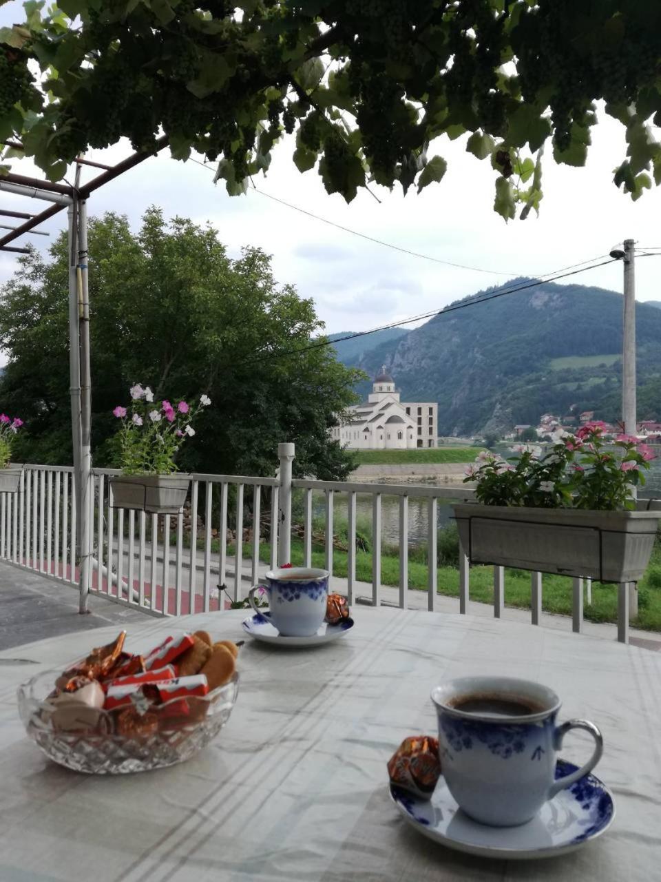 Cherry Flower Visegrad Exterior photo